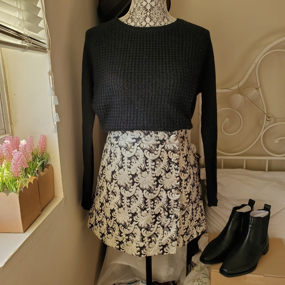 *NWT* Urban Outfitters Jacquard Skirt (size 4)